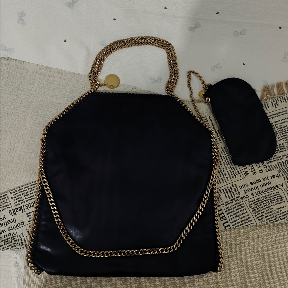 Stella McCartney Kids Black Shoulder Bag with Gold Chain Trim